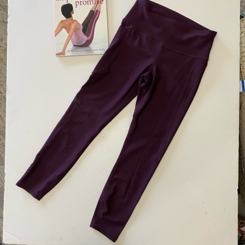 Under Armour deep purple heat gear compression leggings, Sz. S
